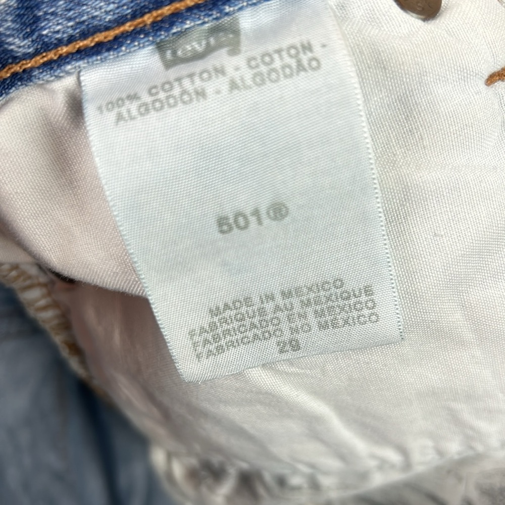 Vintage Levi’s 501 Premium distressed cutoff denim shorts - Picture 5 of 6